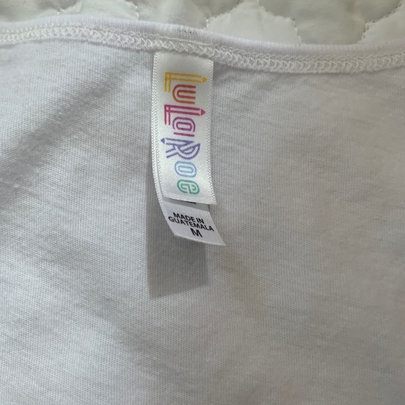 LulaRoe Classic Tee - Picture 2 of 3